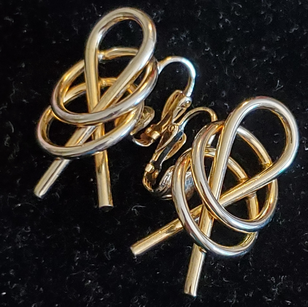 Sarah Coventry goldtone clip on earrings - Picture 6 of 6